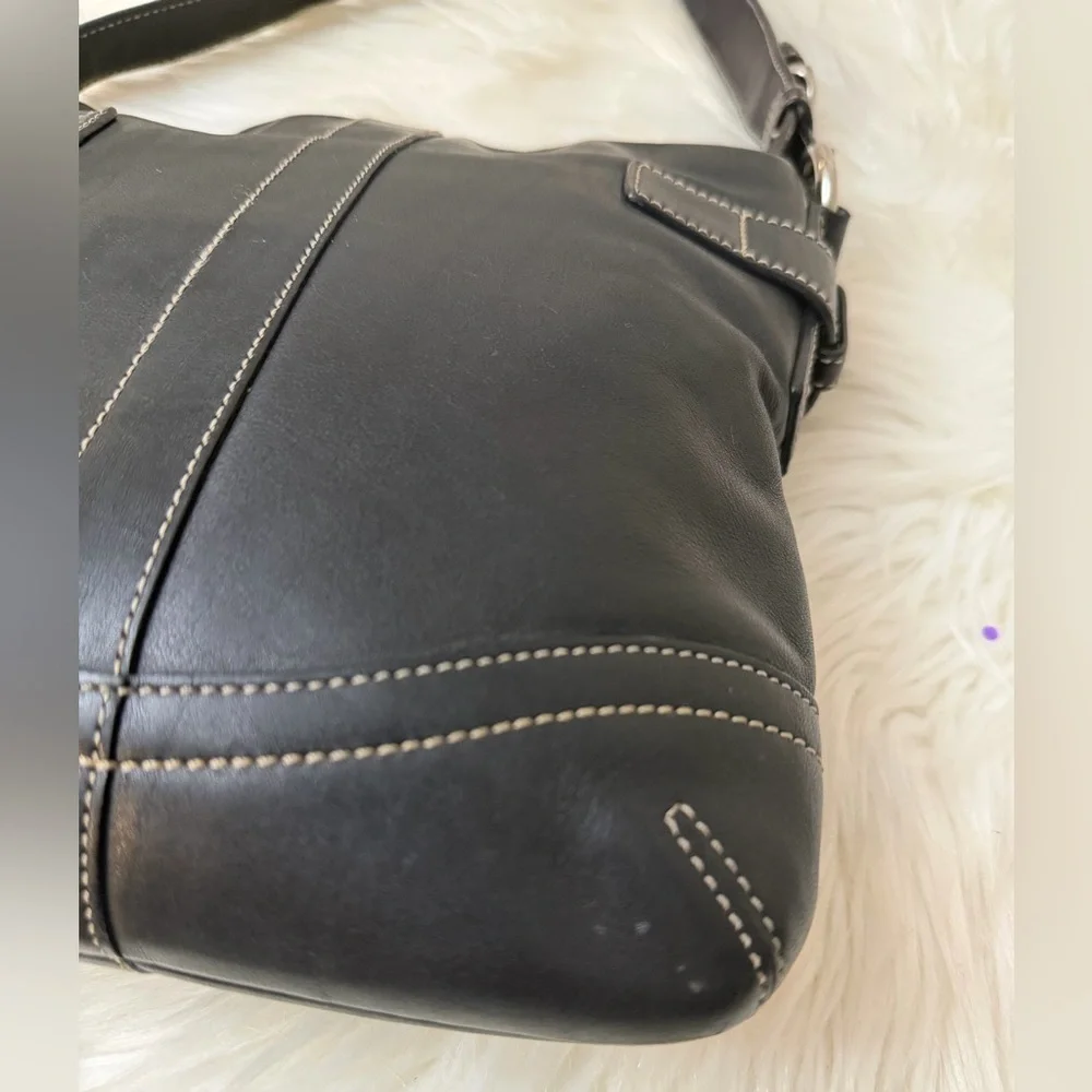 Vintage Coach#1453 Black Leather Shoulder Bag with Buckle Details
